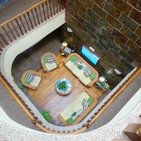 Hotel Laif 2*